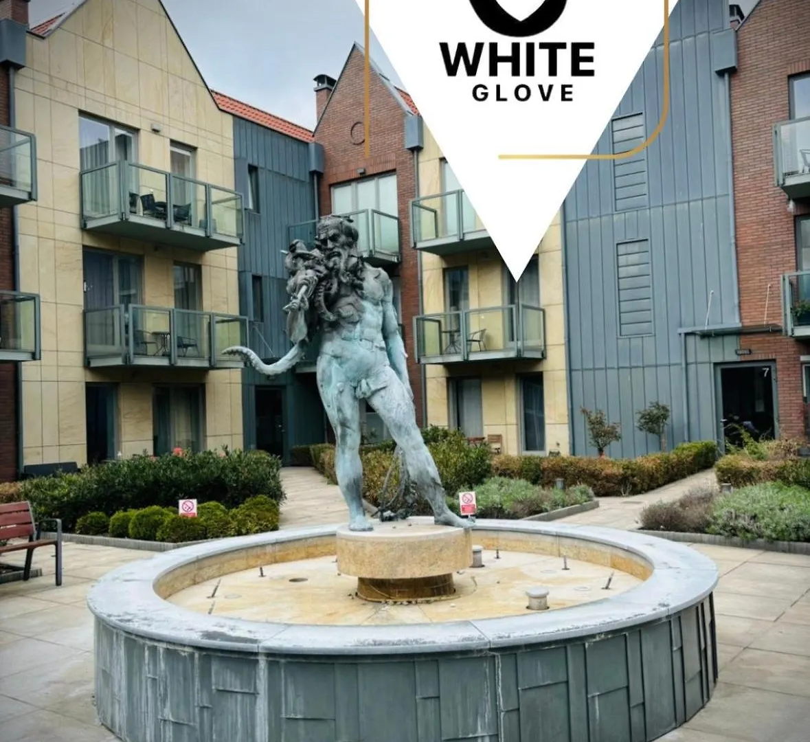 Apartament White Glove Deluxe Neptun location